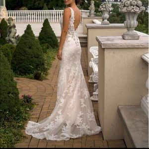 Wedding dress